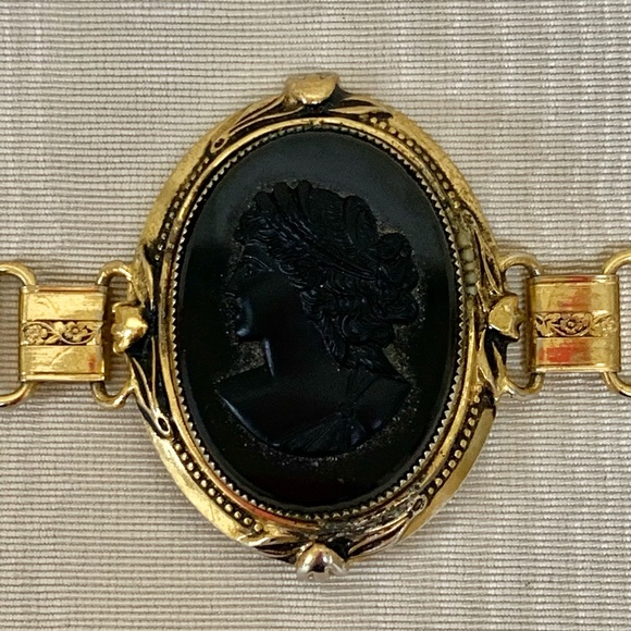 VINTAGE Victorian Revival Jet Black Yellow Gold Tone Large Cameo Bracelet - Picture 1 of 7